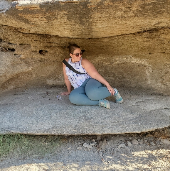 Meet your Posher, Alyssa - Picture 1 of 1